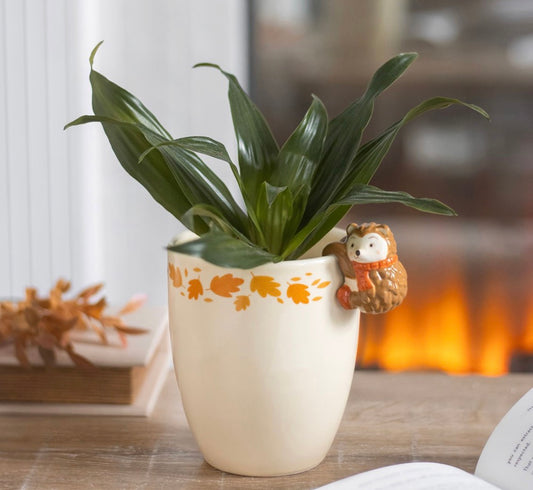 AUTUMN PLANT POT WITH HEDGEHOG